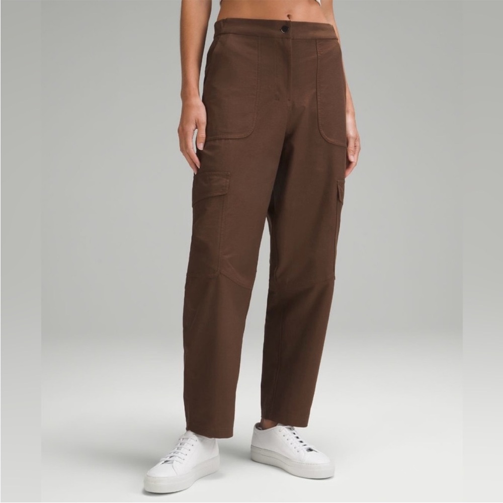 Lululemon Light Utilitech Cargo Pocket Pant - Picture 2 of 12